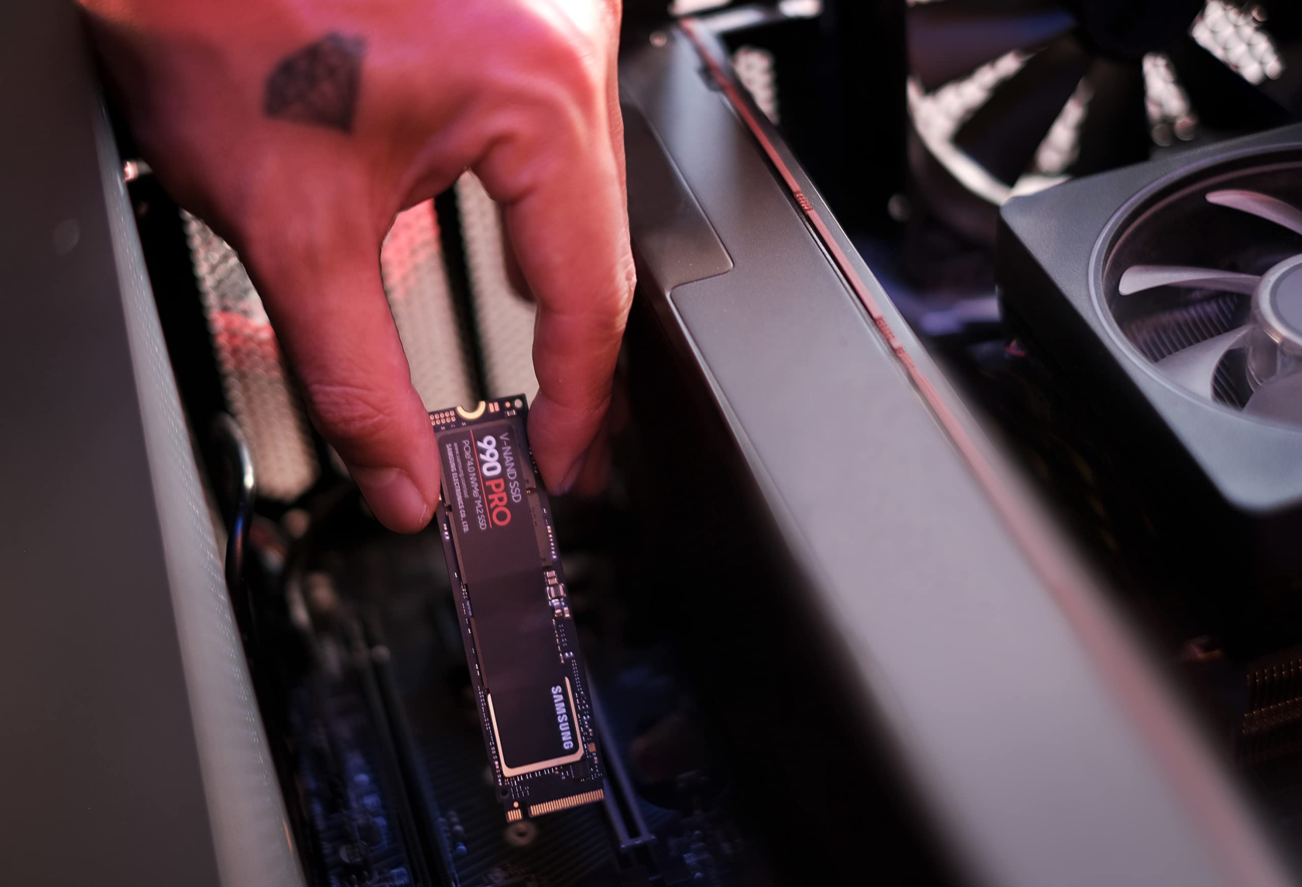 SAMSUNG 990 PRO w/Heatsink SSD Internal Solid State Hard Drive